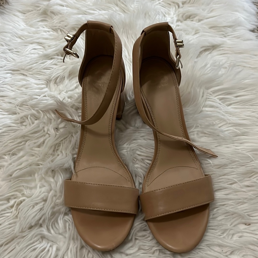 Gianni Bini heel